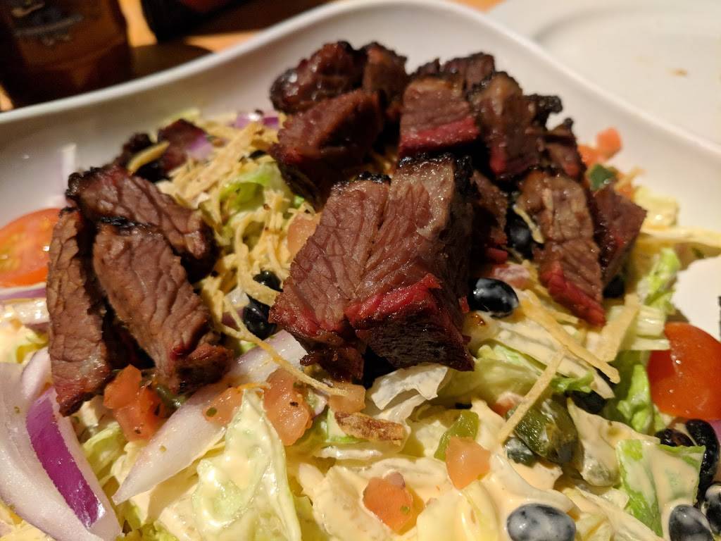 Lucilles Smokehouse Bar-B-Que | restaurant | 2550 Park Ave, Tustin, CA 92782, USA | 7142591227 OR +1 714-259-1227