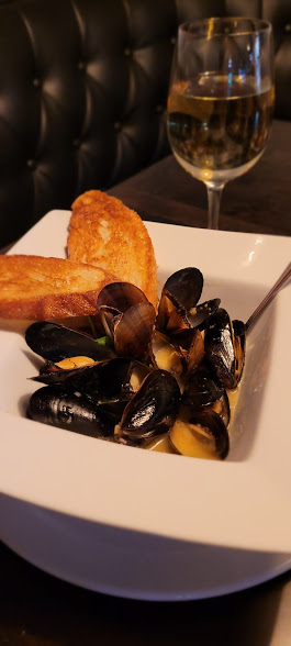 The Bar Next Door | restaurant | 4506 Lake Cir, Windsor, WI 53598, USA | 6088420807 OR +1 608-842-0807