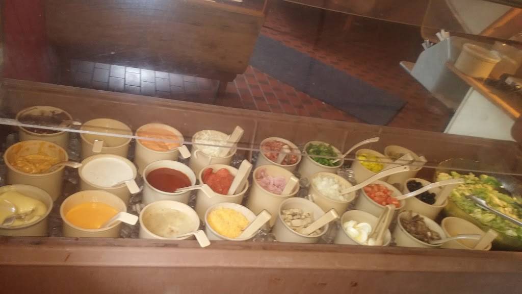 Reds Pizza | restaurant | 381 Perry St, Fostoria, OH 44830, USA | 4194352224 OR +1 419-435-2224