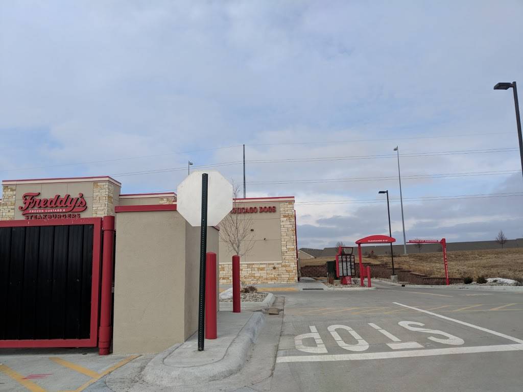 Freddys Frozen Custard & Steakburgers | restaurant | 2711 S 48th St, Lincoln, NE 68506, USA | 4022614277 OR +1 402-261-4277