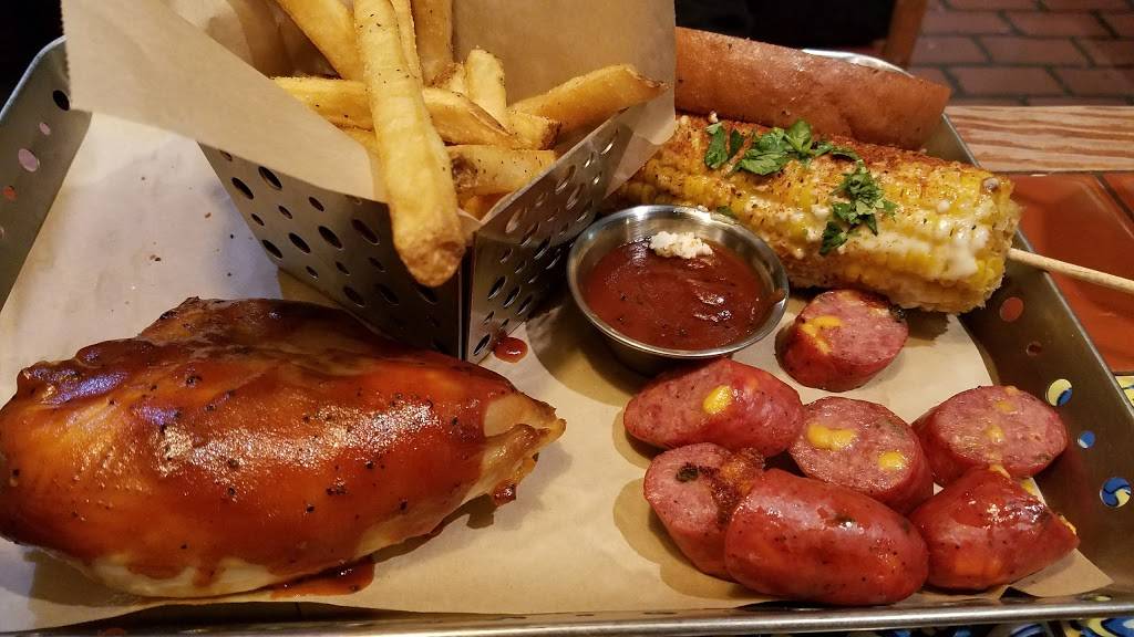 Chilis Grill & Bar | meal takeaway | 264 IL-59, Naperville, IL 60540, USA | 6303550566 OR +1 630-355-0566