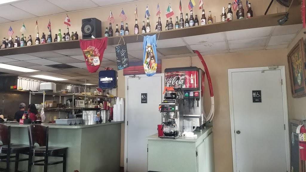 Evelyns-Key Largo | restaurant | 103360 Overseas Hwy, Key Largo, FL 33037, USA | 3054511691 OR +1 305-451-1691