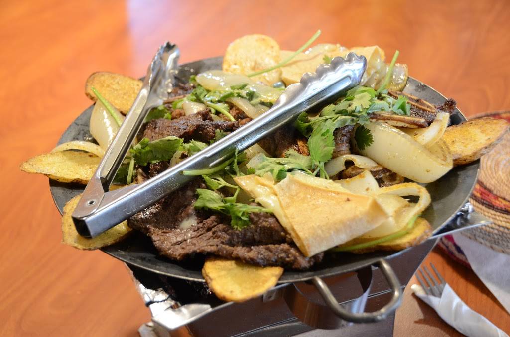 Lobos Place | restaurant | 1305 Wisconsin Ave, Grafton, WI 53024, USA | 2624218629 OR +1 262-421-8629