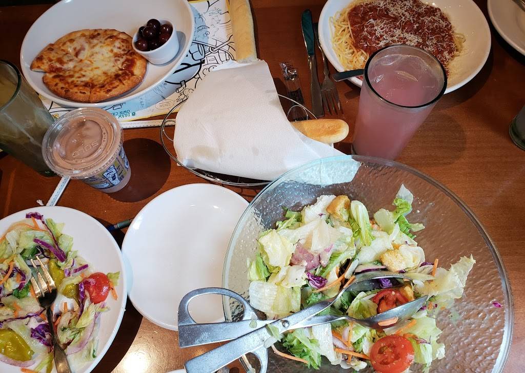 Olive Garden Italian Restaurant | meal takeaway | 43300 Crescent Blvd, Novi, MI 48375, USA | 2483484279 OR +1 248-348-4279