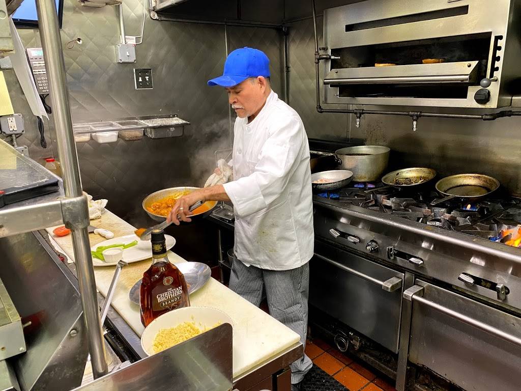 Coach Meeting House | restaurant | 160 Mill River Rd, Oyster Bay, NY 11771, USA | 5165889288 OR +1 516-588-9288