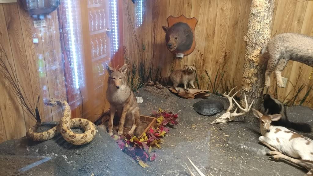 Tarheel Bar-B-Q | restaurant | 9 US-13, Eure, NC 27935, USA | 2523571094 OR +1 252-357-1094