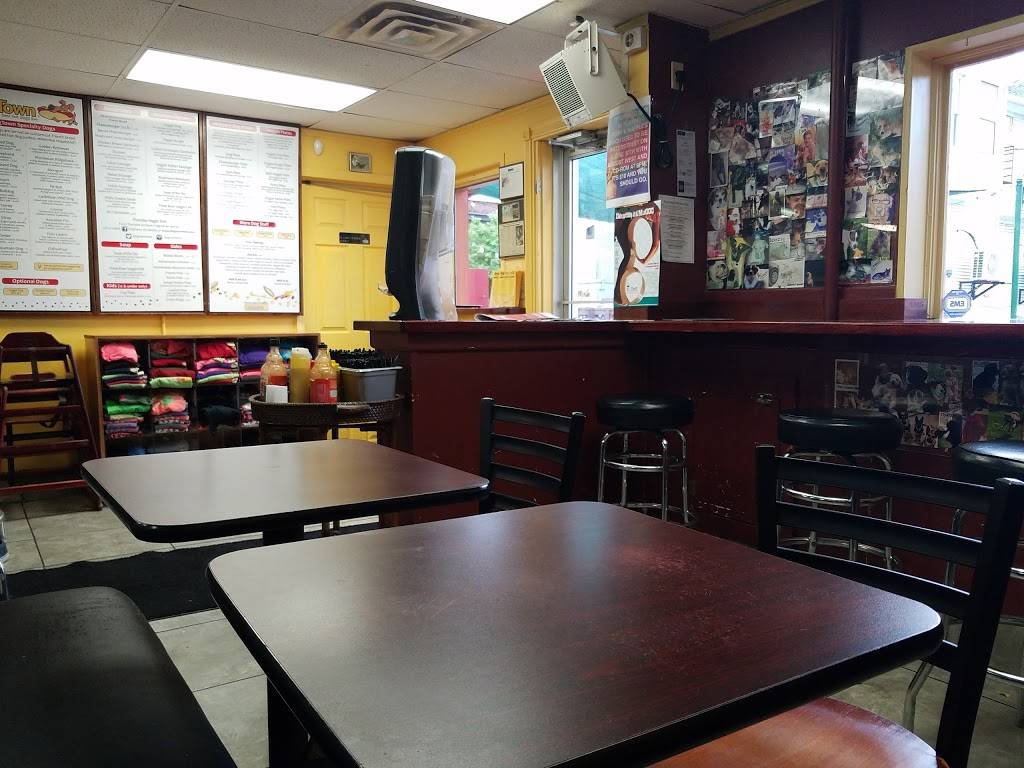 Dogtown | restaurant | 691 Monroe Ave, Rochester, NY 14607, USA | 5852716620 OR +1 585-271-6620