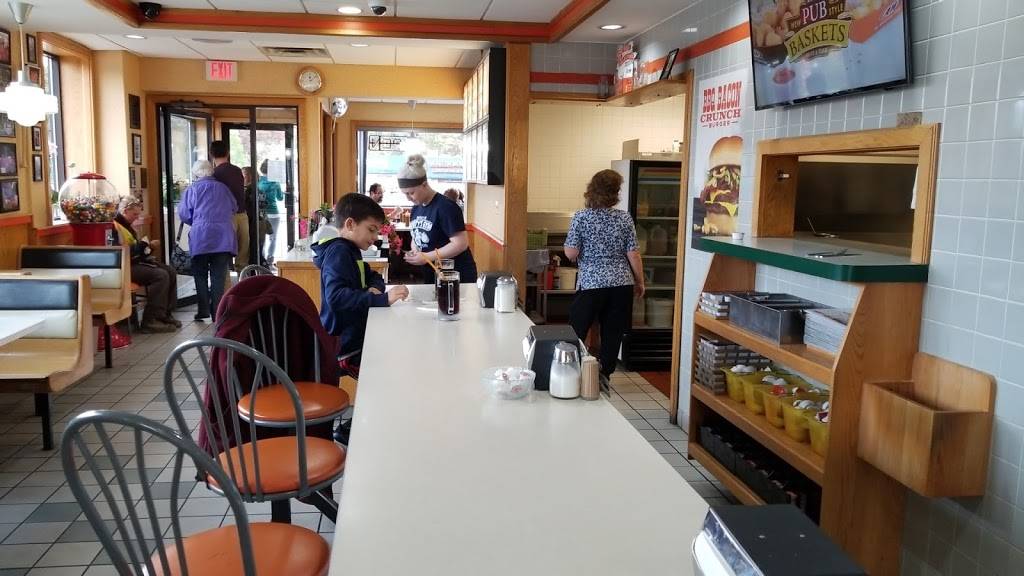 A&W Restaurant | restaurant | 5133 S 108th St, Hales Corners, WI 53130, USA | 4144251010 OR +1 414-425-1010