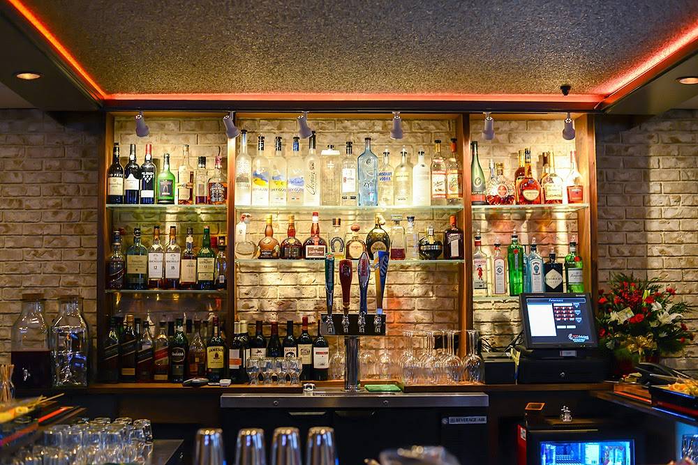 Barelis | restaurant | 219 East, NJ-3, Secaucus, NJ 07094, USA | 2018652766 OR +1 201-865-2766