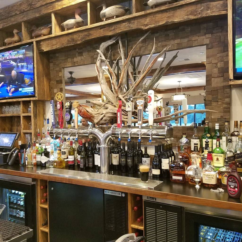 Decoys Seafood | restaurant | 3305 Ferry Rd, Suffolk, VA 23435, USA | 7579771081 OR +1 757-977-1081