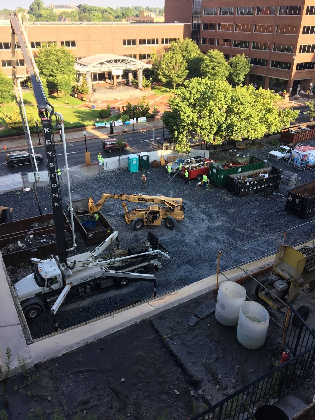 Queen Street Courtyard | restaurant | 326 S Queen St, Lancaster, PA 17603, USA | 7175095670 OR +1 717-509-5670