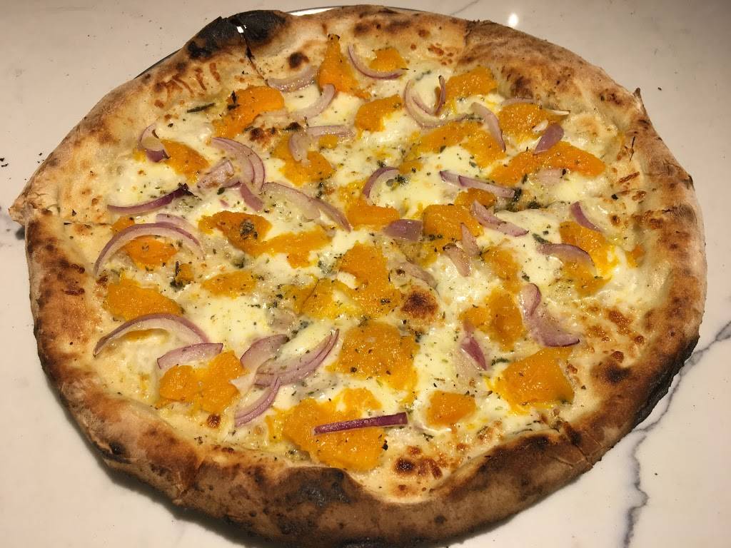 Chestnut Hill Brewing Company | restaurant | Market at the Fareway, 8221 Germantown Ave, Philadelphia, PA 19118, USA | 2152470300 OR +1 215-247-0300