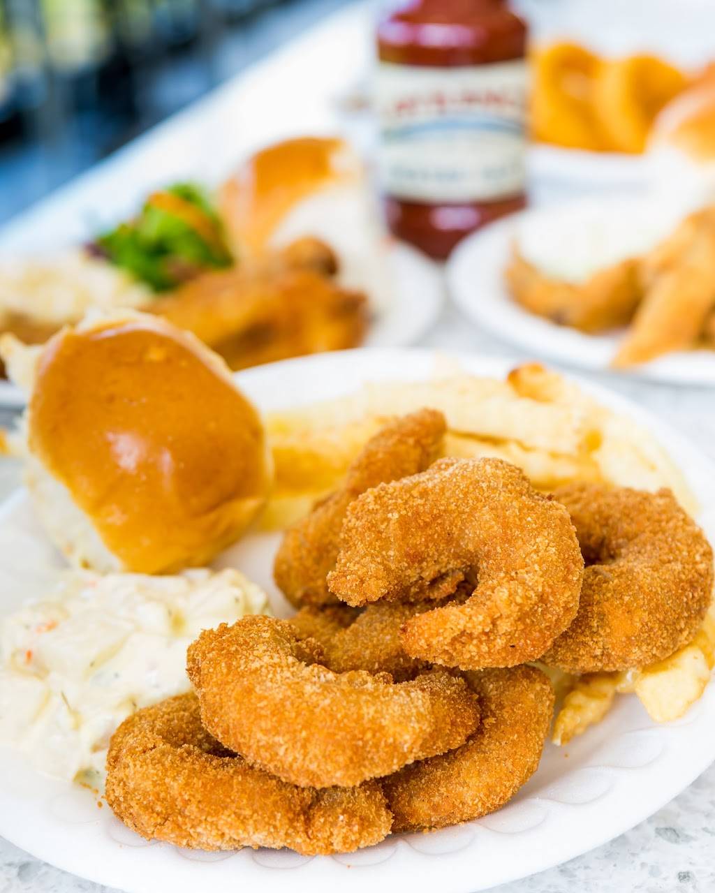 Lawrences Fish & Shrimp | restaurant | 3242 W 87th St, Chicago, IL 60652, USA | 3127965048 OR +1 312-796-5048