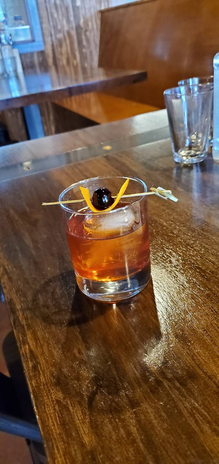 Smoke & Shine | restaurant | 11516 124th Ave NE, Kirkland, WA 98034, USA | 4259688206 OR +1 425-968-8206