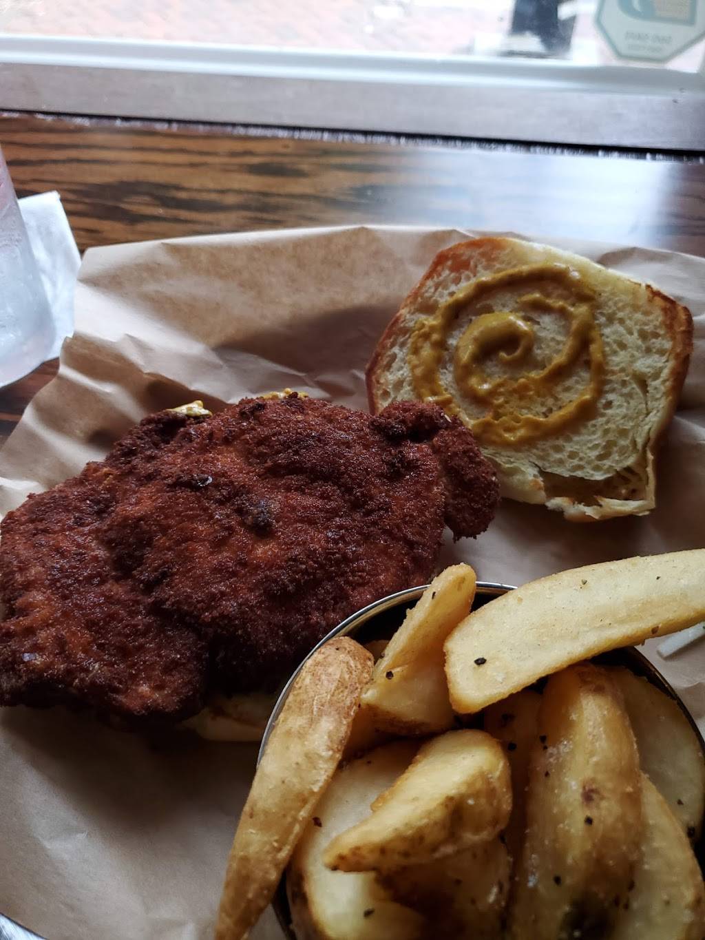 Oak & Apple | restaurant | 1814 E Main St, Richmond, VA 23223, USA | 8044773055 OR +1 804-477-3055