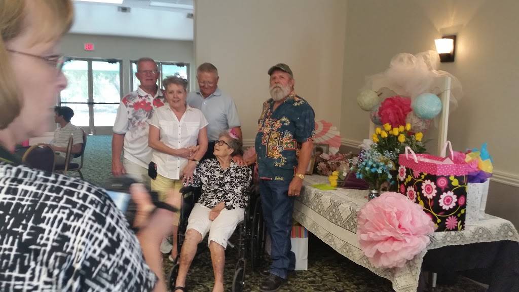 Fat Willys Family Sports Grill | restaurant | 650 N Hawes Rd, Mesa, AZ 85207, USA | 4803734444 OR +1 480-373-4444