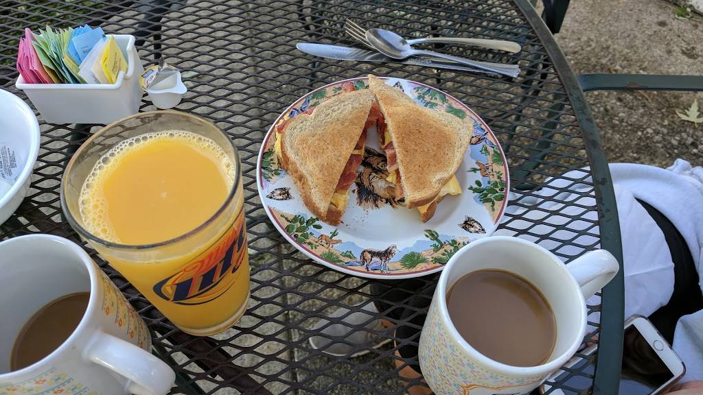 Lake Lorelei Restaurant | restaurant | 586 Lorelei Dr, Fayetteville, OH 45118, USA | 5138754992 OR +1 513-875-4992