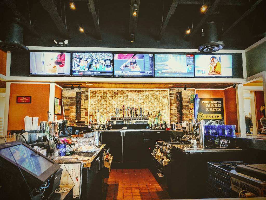 Chilis Grill & Bar | meal takeaway | 29563 Plymouth Rd, Livonia, MI 48150, USA | 7345139477 OR +1 734-513-9477