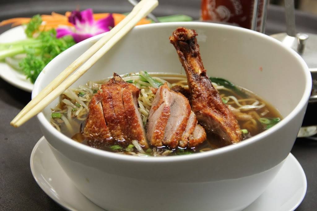 Saeb Thai & Noodles | restaurant | 226 W Bitters Rd #124, San Antonio, TX 78216, USA | 2105453354 OR +1 210-545-3354