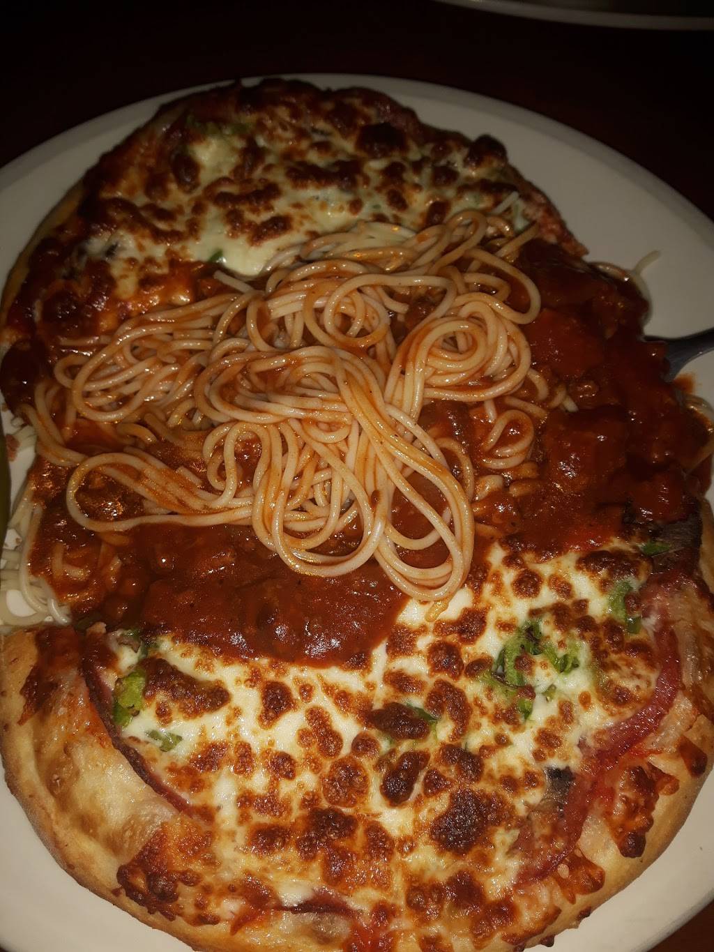 Restaurant Les Côteaux | restaurant | 131 QC-338, Les Coteaux, QC J7X 1A2, Canada | 4502673892 OR +1 450-267-3892