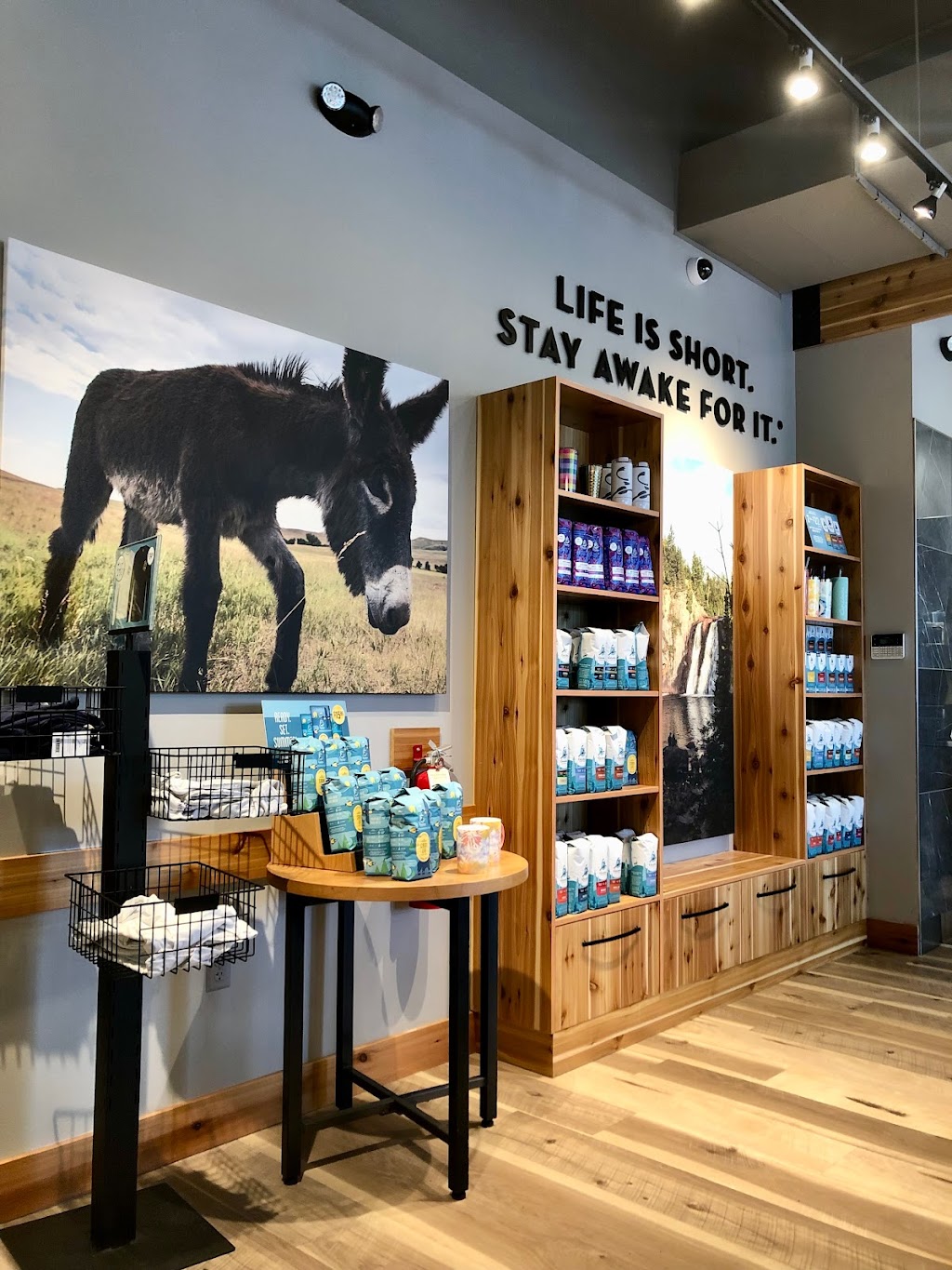 Caribou Coffee | cafe | 7107 Otter Lake Rd Suite 150, Lino Lakes, MN 55038, USA | 6513333550 OR +1 651-333-3550