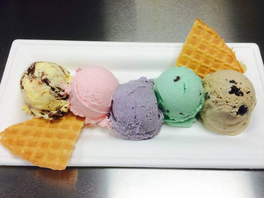 Cookies N Creme Ice Cream & More | bakery | 117 N Pilot Knob Rd, Denver, NC 28037, USA | 7048202855 OR +1 704-820-2855