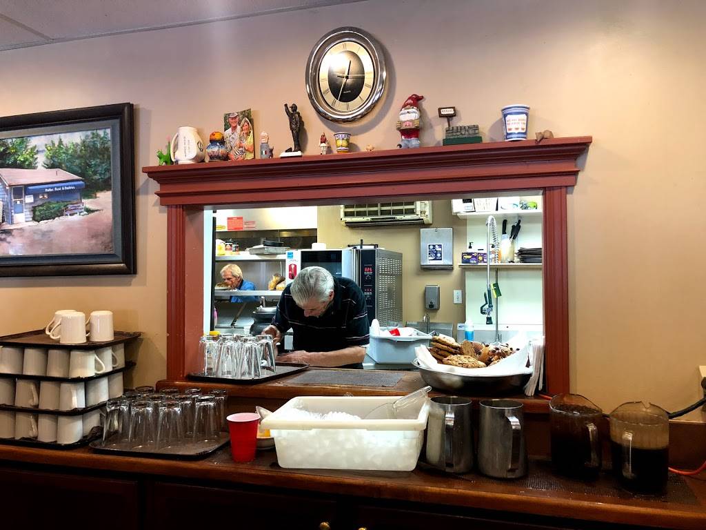 Hellas Carryout | restaurant | 9346 Dublin Rd, Powell, OH 43065, USA | 6147925494 OR +1 614-792-5494