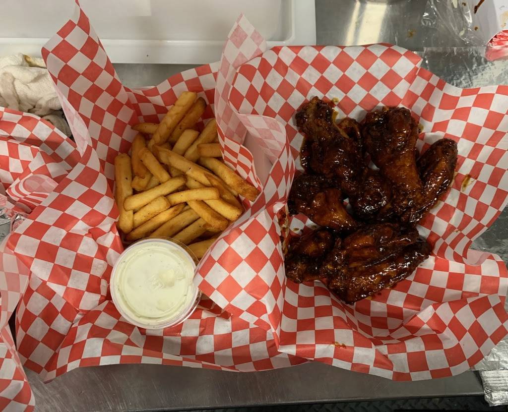 Dibens Burgers & Wings | restaurant | 5604 S Congress Ave, Austin, TX 78745, USA | 5127200725 OR +1 512-720-0725