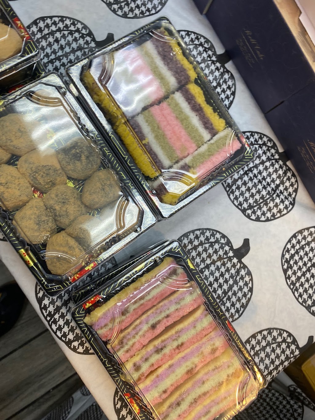 Delimanjoo Dessert Corner | cafe | 822 Rolling Rd., Catonsville, MD 21228, USA | 4439731700 OR +1 443-973-1700