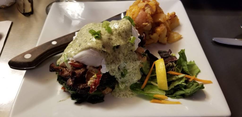 Stage Restaurant | restaurant | 30 Central Square, Keene, NH 03431, USA | 6033578389 OR +1 603-357-8389