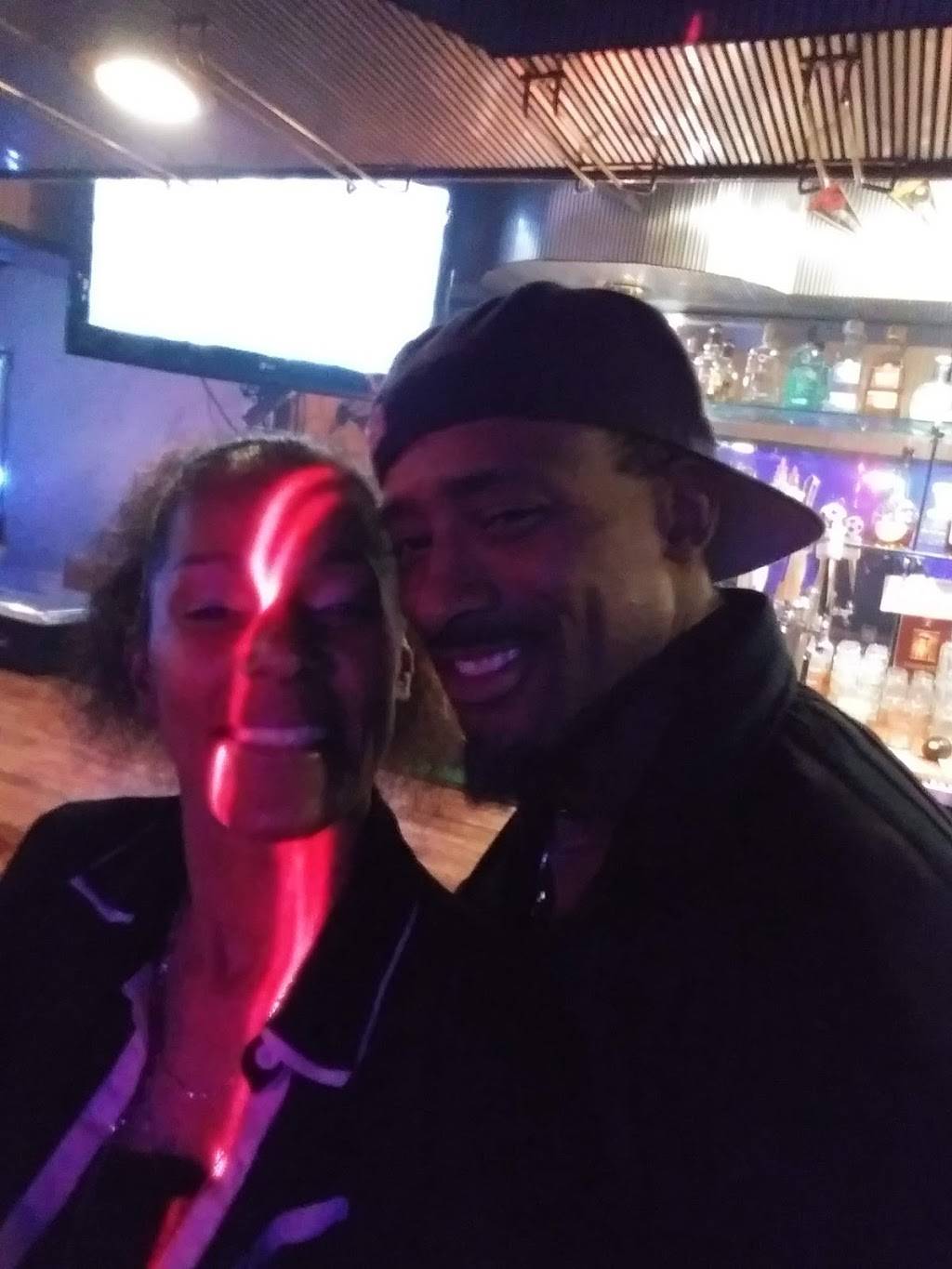 Champions Bar and Grill | restaurant | 8765 S Tacoma Way, Lakewood, WA 98499, USA | 2535823400 OR +1 253-582-3400