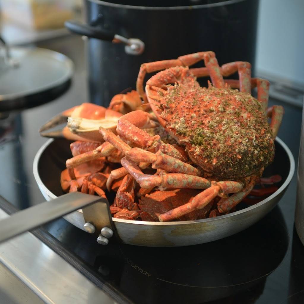 Blue Crab Express & Cafe Carryout | restaurant | 1020 W Patapsco Ave, Baltimore, MD 21230, USA | 4103556007 OR +1 410-355-6007