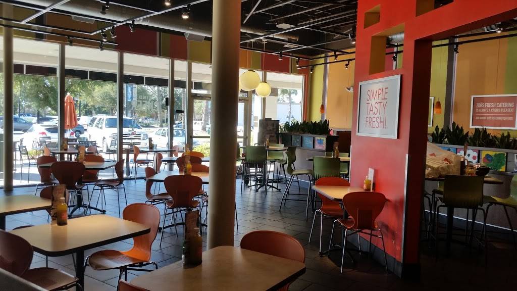 Zoës Kitchen | restaurant | 12850 Memorial Dr Ste 1120, Houston, TX 77024, USA | 7139848804 OR +1 713-984-8804