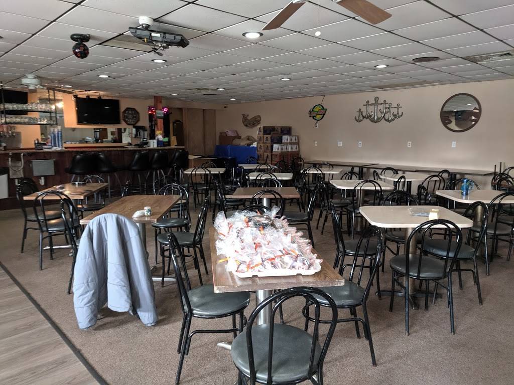 Captains Quarters Lounge | night club | 6011 E Atherton Rd, Burton, MI 48519, USA | 8107438450 OR +1 810-743-8450