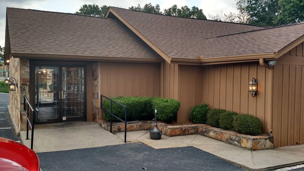 Poor Richards Restaurant | restaurant | 1702 Park Hill Dr, Gainesville, GA 30501, USA | 7705320499 OR +1 770-532-0499