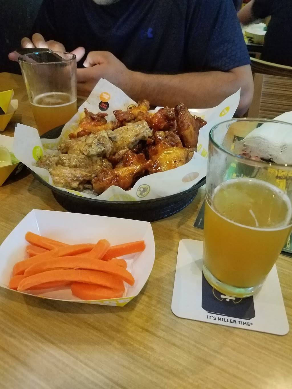 Buffalo Wild Wings | restaurant | 19252 Soledad Canyon Rd, Canyon Country, CA 91351, USA | 6612509464 OR +1 661-250-9464