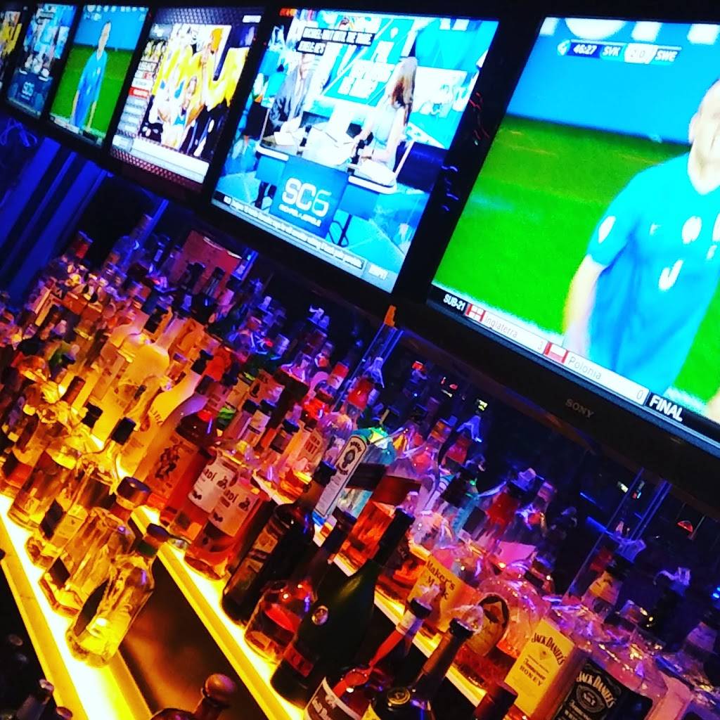 Club 7557 | restaurant | 7557 Woodley Ave, Van Nuys, CA 91406, USA | 8183760373 OR +1 818-376-0373