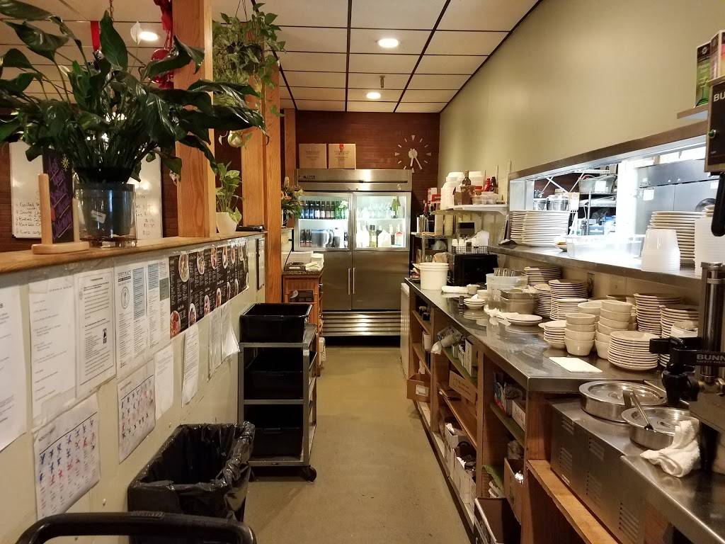 Effies Place Family Restaurant | restaurant | 91 Park Rd, West Hartford, CT 06119, USA | 8602339653 OR +1 860-233-9653