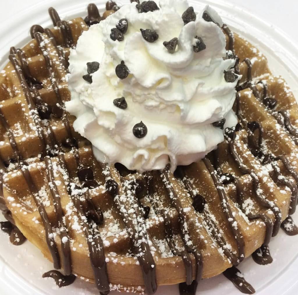 Swirls and Sweets | restaurant | 5 Broad St W, Mt Vernon, NY 10552, USA | 9146682424 OR +1 914-668-2424