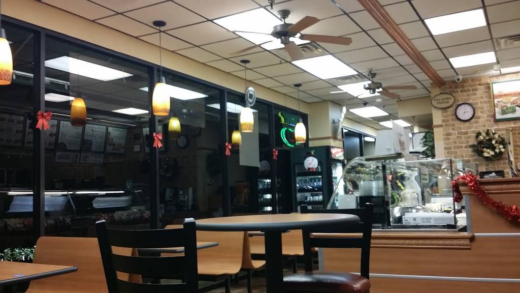 Subway | restaurant | 107 N Cedar Ridge Dr #136, Duncanville, TX 75116, USA | 9722967111 OR +1 972-296-7111