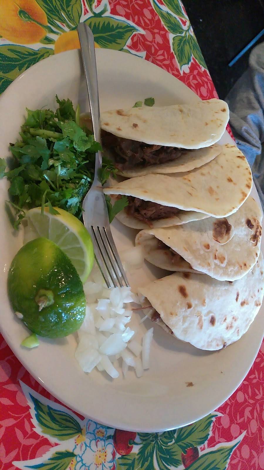 Nenas | restaurant | 1440 Castle Dr, Garland, TX 75040, USA | 9722762112 OR +1 972-276-2112