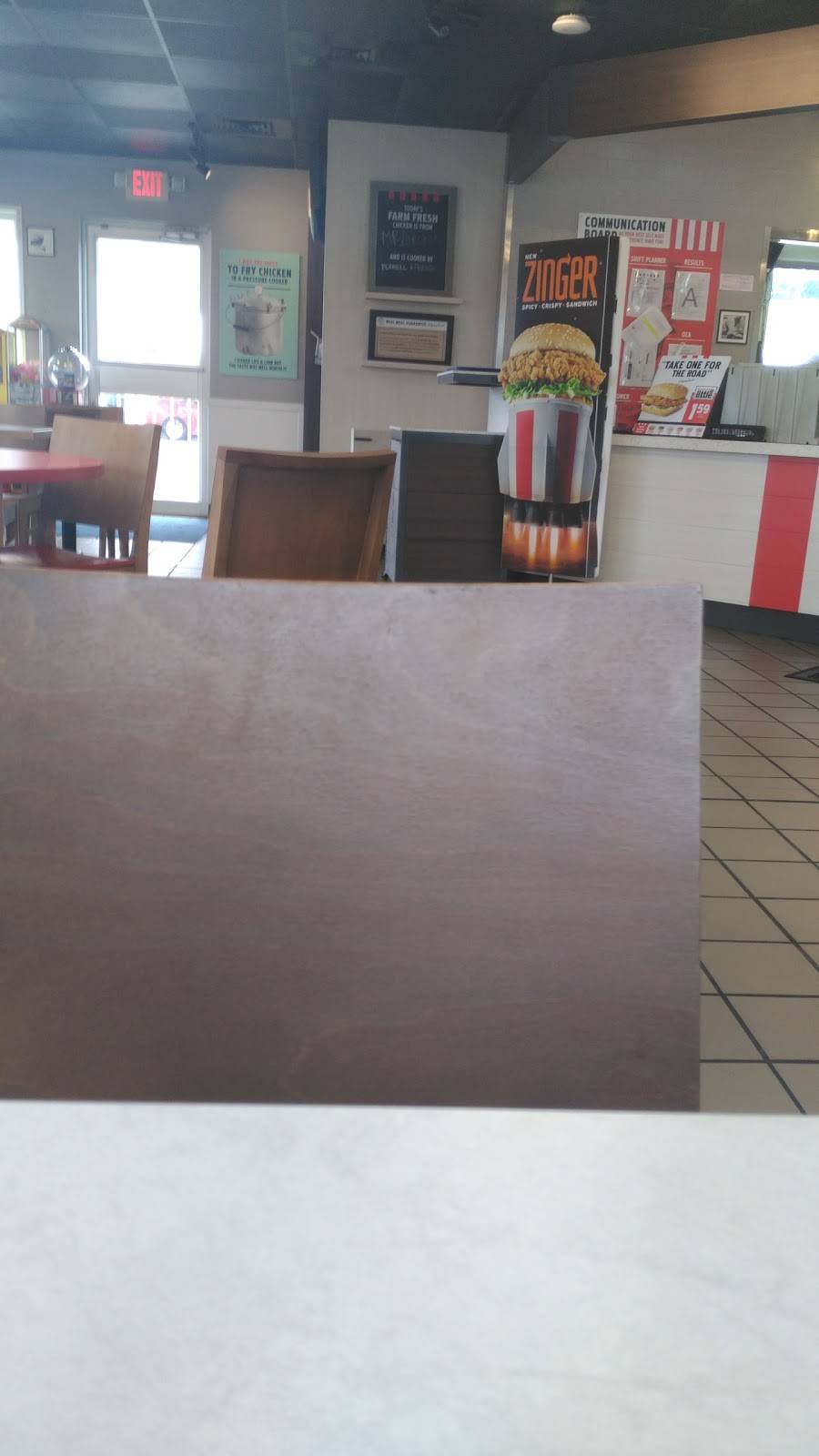 KFC | restaurant | 2600 US-90, Gautier, MS 39553, USA | 2284971388 OR +1 228-497-1388