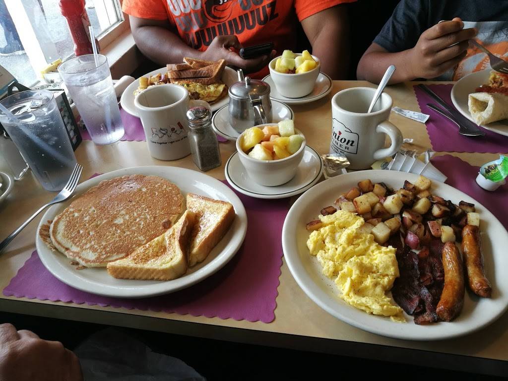 The Union Diner | restaurant | 1331 Union Ave, Laconia, NH 03246, USA | 6035246744 OR +1 603-524-6744
