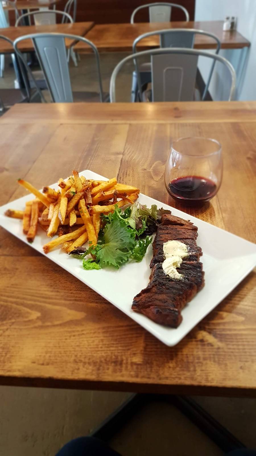 Airways Brewing - The Bistro & Beer Garden | restaurant | 320 W Harrison St, Kent, WA 98032, USA | 2532368632 OR +1 253-236-8632