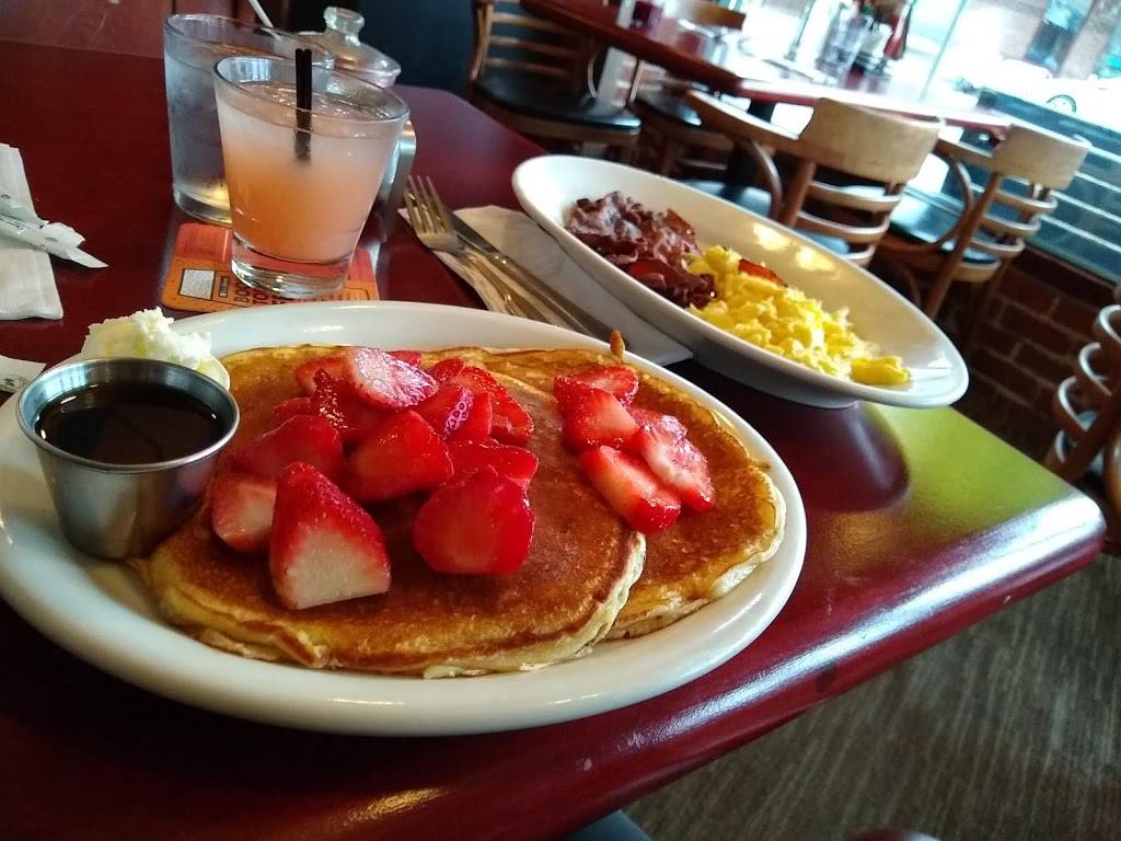 Blue Star Cafe & Pub | cafe | 4512 Stone Way N, Seattle, WA 98103, USA | 2065480345 OR +1 206-548-0345