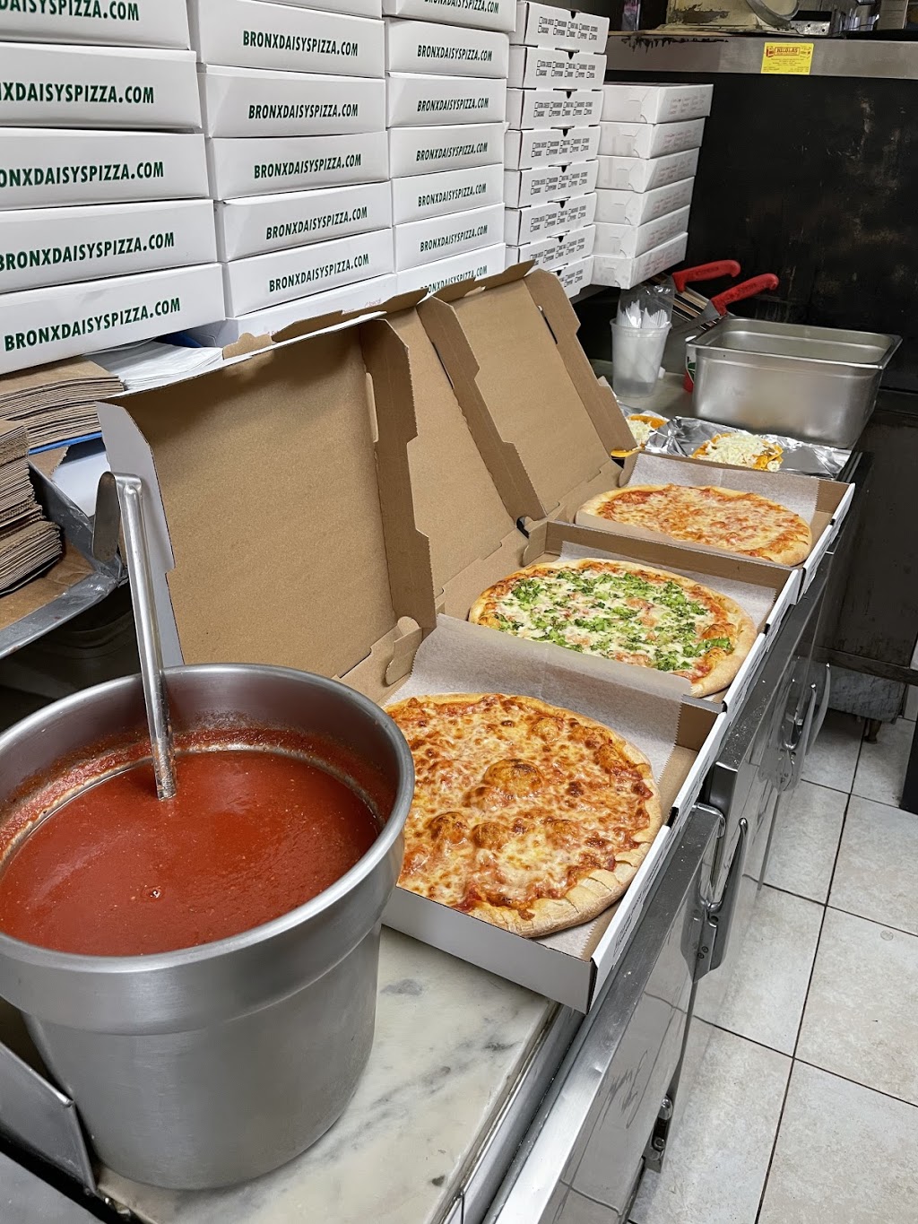 Daisy’s Pizza | restaurant | 3439 E Tremont Ave, Bronx, NY 10465, USA | 7189047979 OR +1 718-904-7979