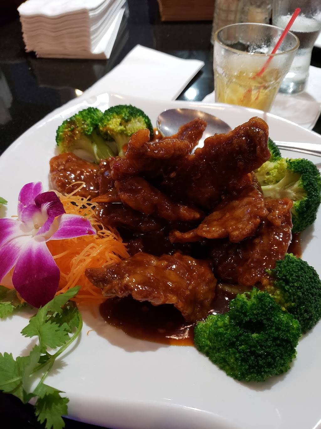 Iron Chef | restaurant | 435 Newbury St # 107, Danvers, MA 01923, USA | 9787777888 OR +1 978-777-7888