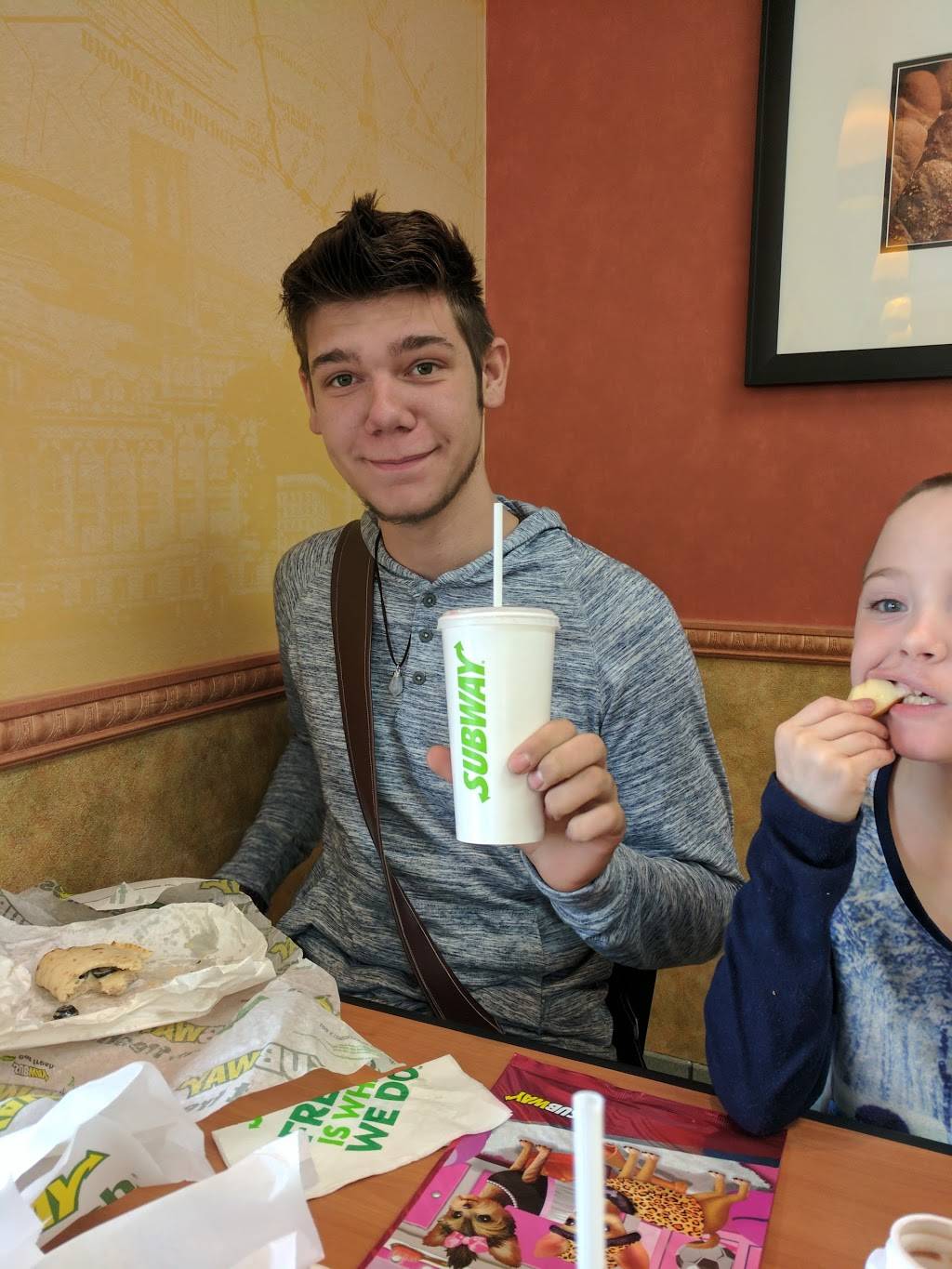 Subway | restaurant | 3201 W Robinson St, Norman, OK 73072, USA | 4053645442 OR +1 405-364-5442