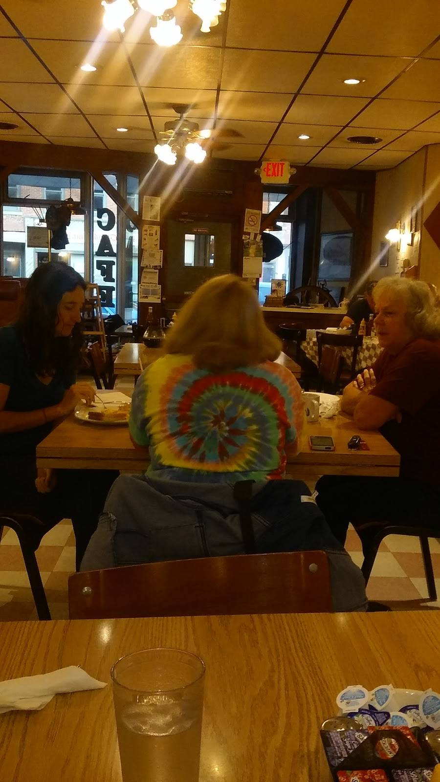 Dinos Restaurant | restaurant | 103 S State St, Marengo, IL 60152, USA | 8155683466 OR +1 815-568-3466