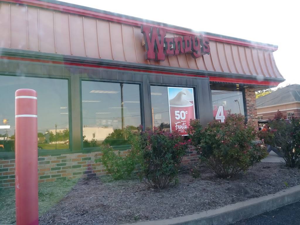 Wendys | restaurant | 225 N Dixie Blvd, Radcliff, KY 40160, USA | 2703516780 OR +1 270-351-6780